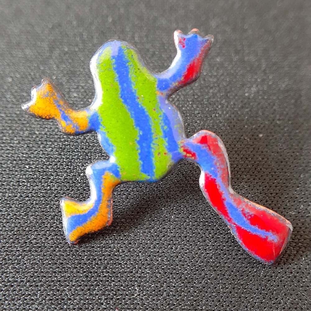 Handmade enameled copper frog tack pin